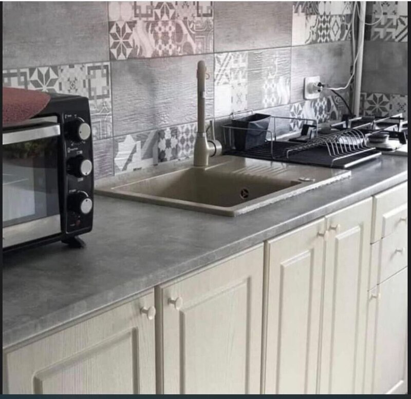 Metroul 1 Decembrie, strada Trapezului, garsoniera, imobil nou 2019.