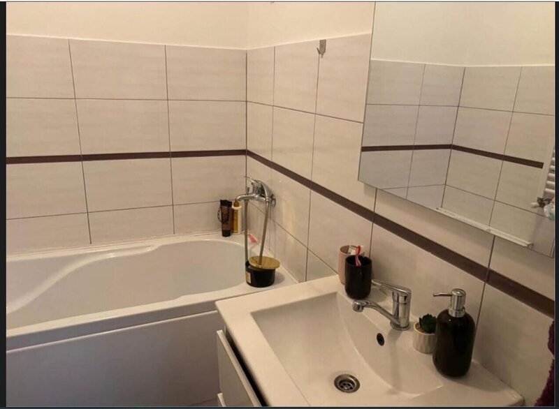 Metroul 1 Decembrie, strada Trapezului, garsoniera, imobil nou 2019.